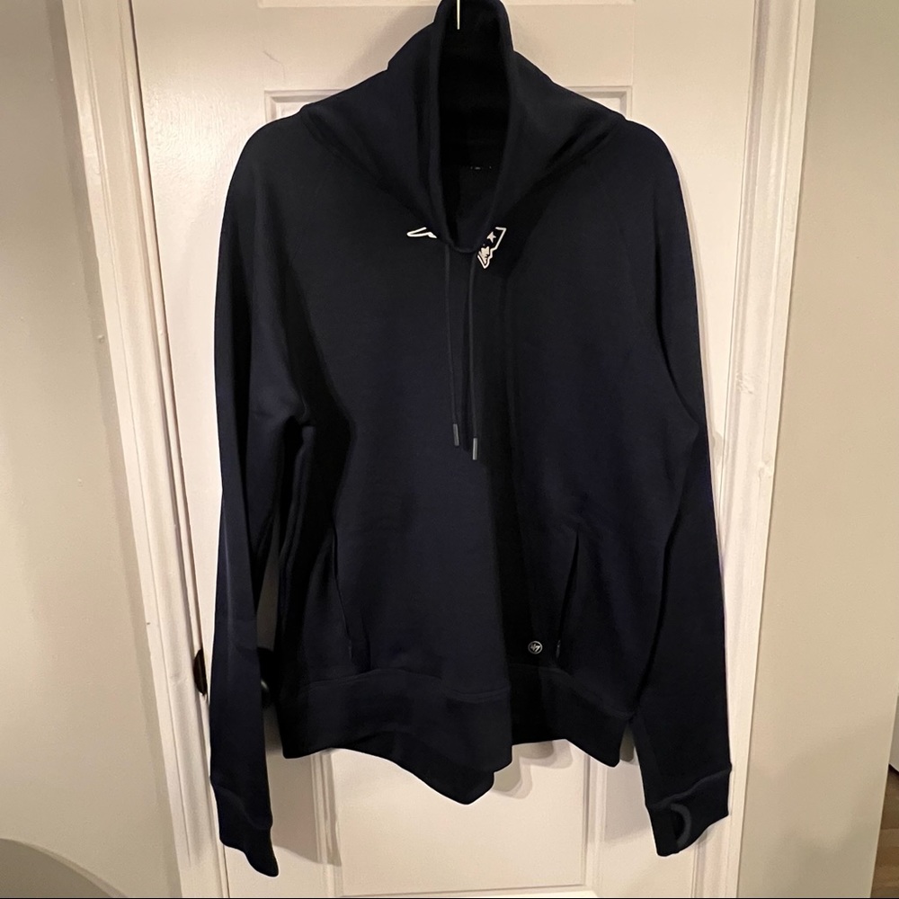 EUC- Patriots navy blue pull over SZ XL